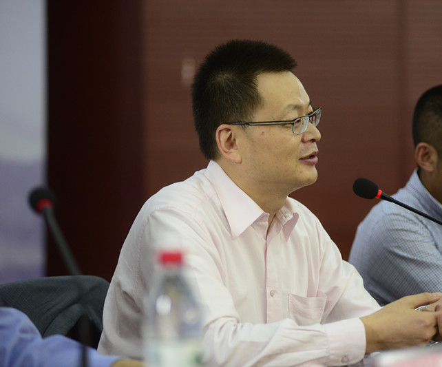 王亚林律师赴武汉参加尚权刑事辩护论坛并发表主题演讲