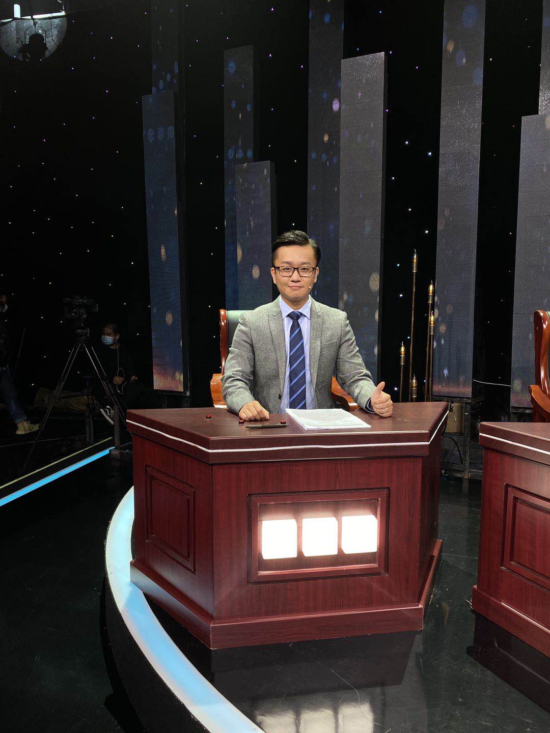 本所蔡鹏律师应邀参加中央电视台大型普法公益栏目《律师来了》节目录制